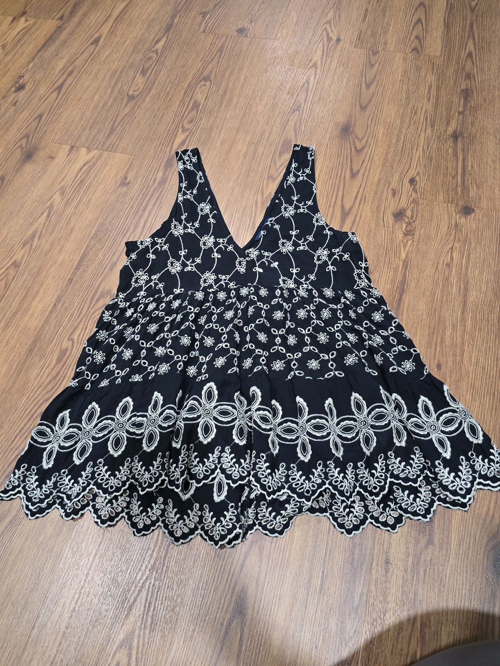 American Eagle Boho Floral Embroidery Eyelet Lace Babydoll Tank Blouse Size XS - Picture 1 of 5